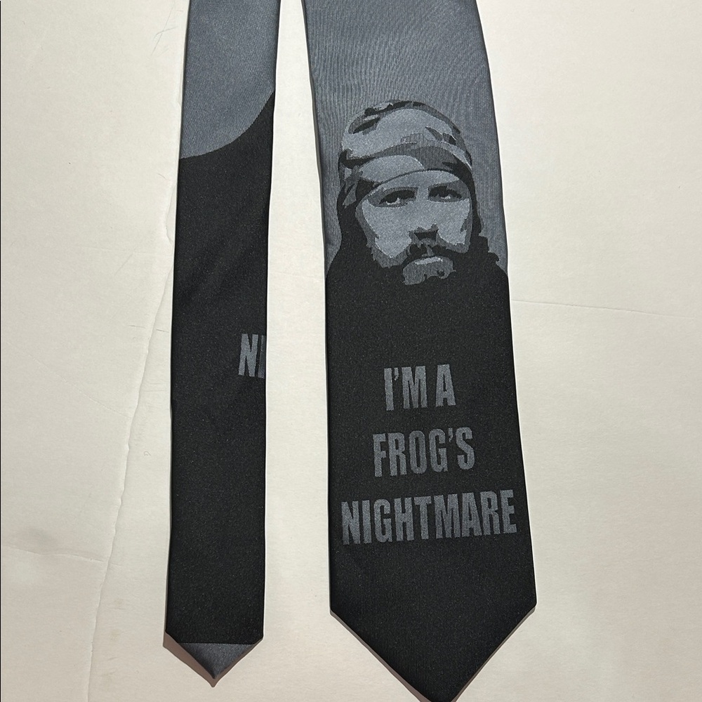 Duck Dynasty Black and Gray Graphic Men's Tie, novelty, frog. NWT